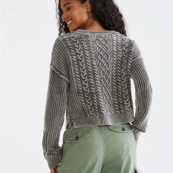 Aeropostale Slouchy Cable-Knit Cropped V-Neck Sweater - Grey Acid Wash - Picture 2 of 9
